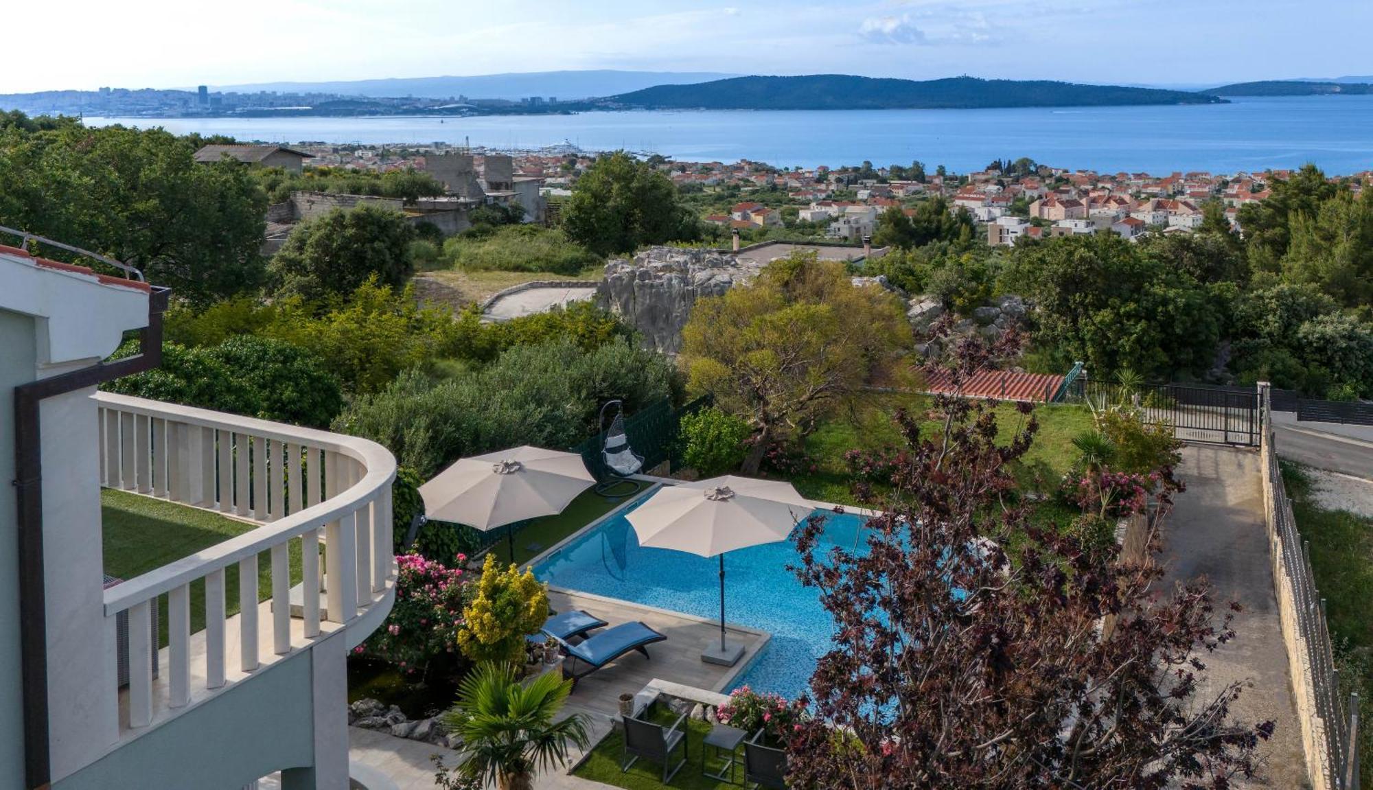 Sun Nest Kastela